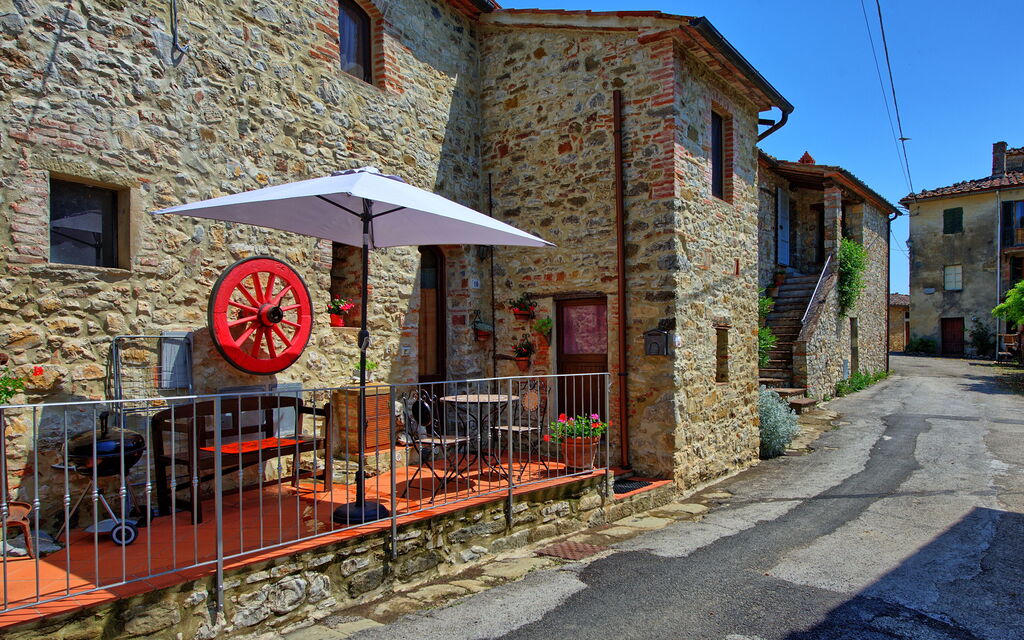 La Ruota: Building Exterior