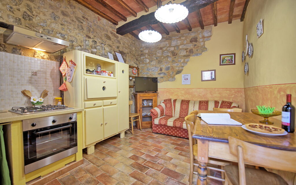 La Ruota: Dining Room, Kitchen, Living Room