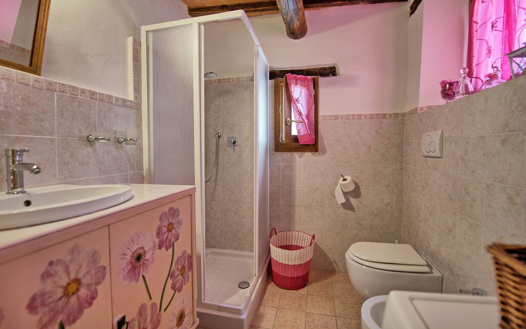 La Ruota: Bathroom