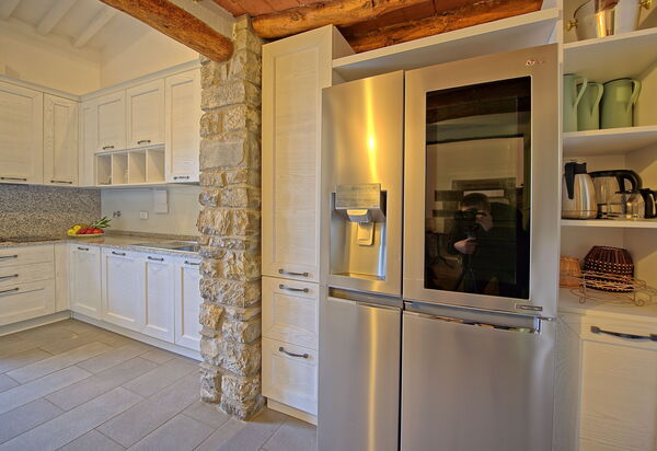 Villa Tenuta Lonciano: Küche