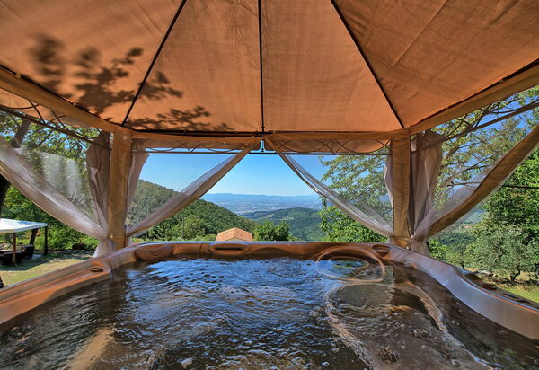 Villa Tenuta Lonciano: Schwimmbad, Wohlergehen