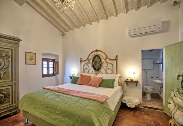 Villa Tenuta Lonciano: Schlafzimmer