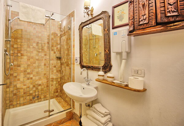 Villa Tenuta Lonciano: Bad