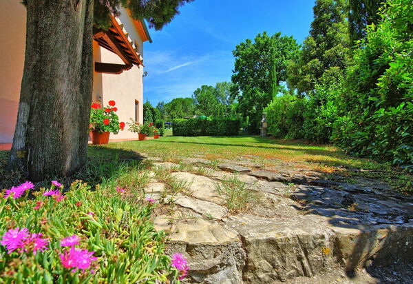 Villa Picchio: Draussen, Garten