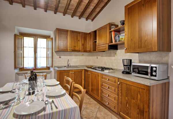 Villa Picchio: Esszimmer, Küche, Wohnzimmer