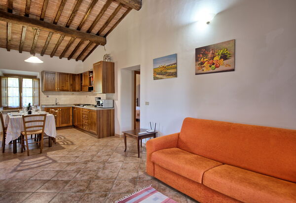 Villa Picchio: Esszimmer, Küche, Wohnzimmer