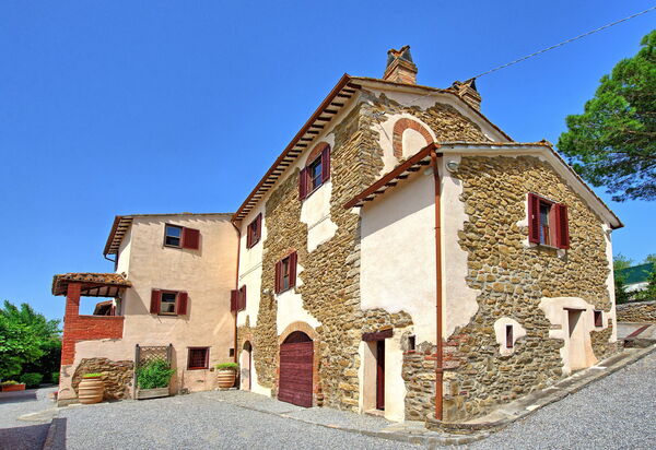 Villa Uccellaia: Außen, Garten