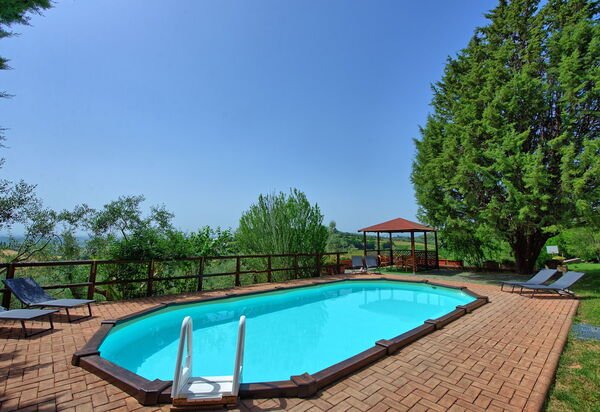 Villa Uccellaia: Schwimmbad