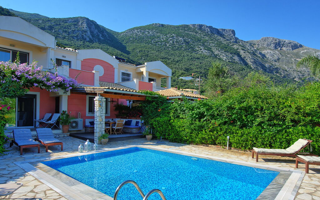 Beach Villa Blue: all'aperto, Esterni, Giardino, Piscina