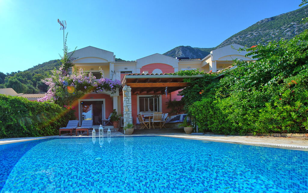 Beach Villa Blue: all'aperto, Esterni, Giardino, Piscina