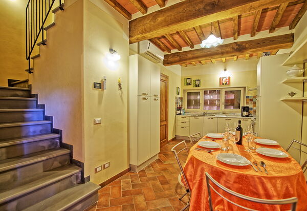 Flavia: Esszimmer, Küche