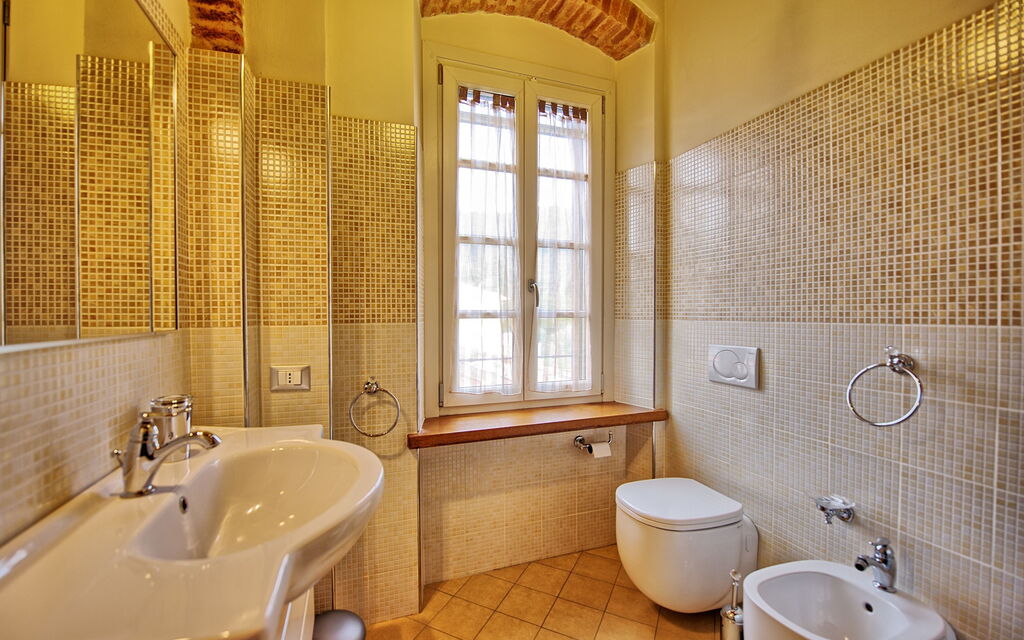 Flavia - : Badeværelse