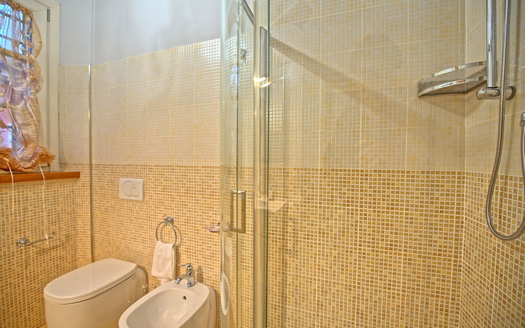 Flavia - : Badeværelse