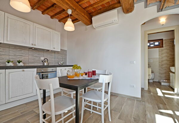 Il Fienile Di Giovanna: Кухня, Столовая