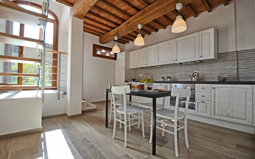 Il Fienile Di Giovanna: Keuken, Lunchroom