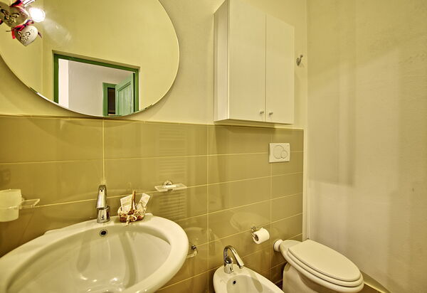 Montaione: Ванная комната