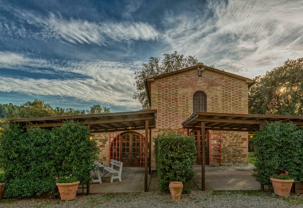 Montaione: Экстерьеры