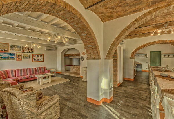 Montaione: Гостиная