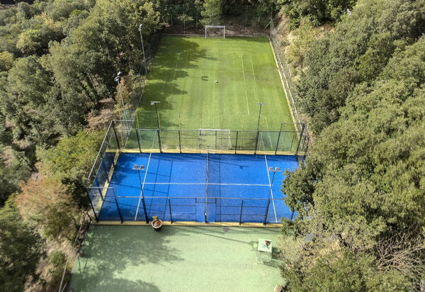 Montaione: Открытый, Экстерьеры