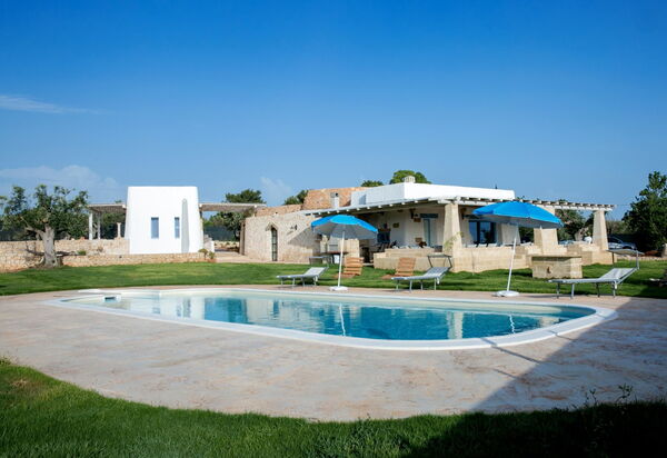 Trullo Torre Suda: Garten, Schwimmbad