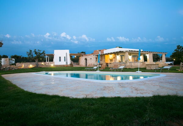 Trullo Torre Suda: Garten, Schwimmbad