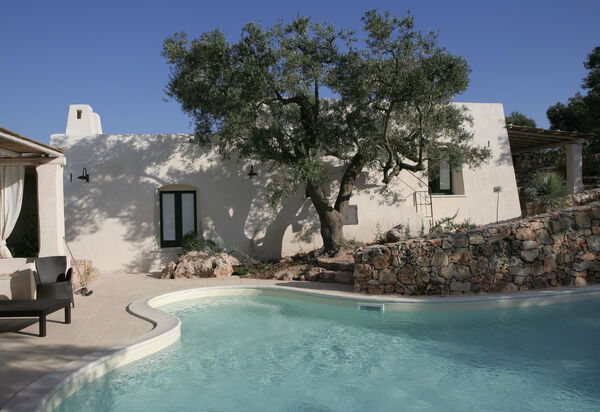 Tia Trullo: bassin, Extérieur