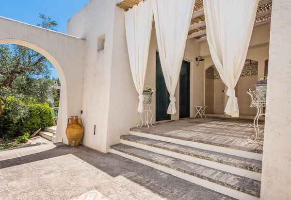 Tia Trullo: Extérieur