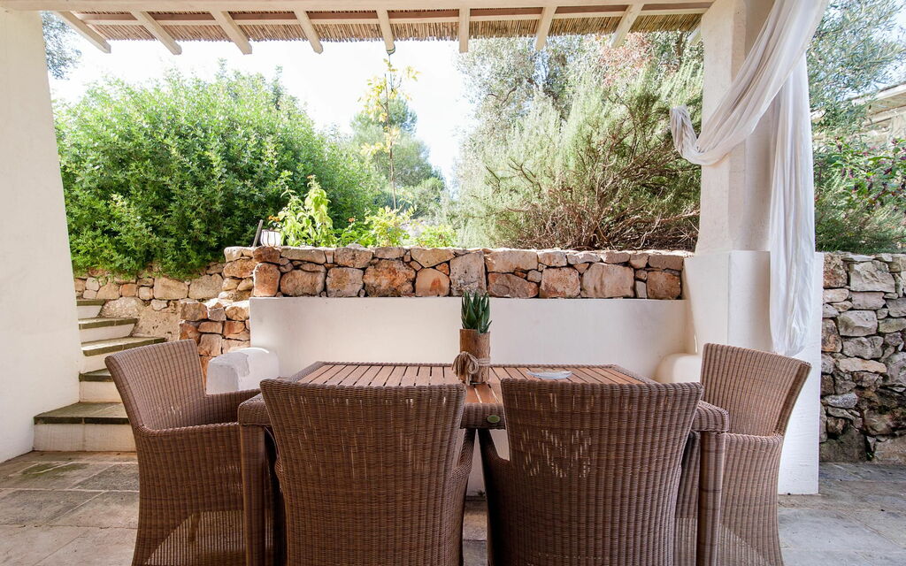 Tia Trullo - : Buitenshuis