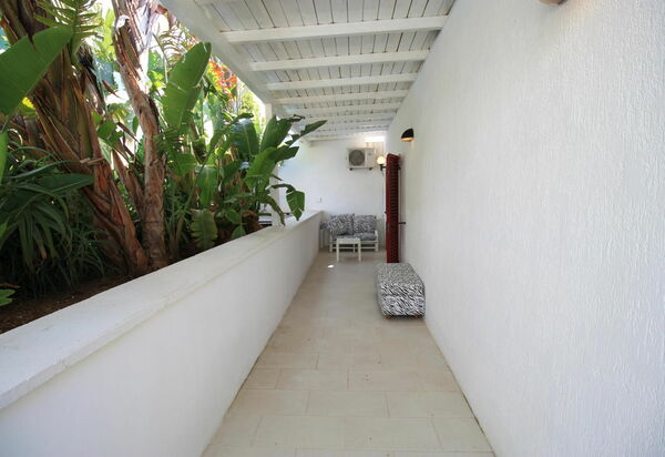 Cotriero: Extérieur