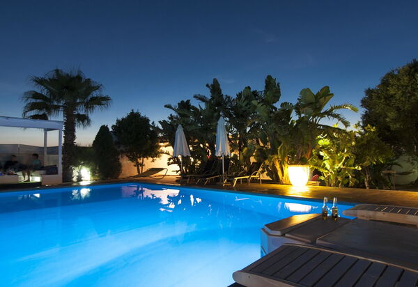 Cotriero: bassin, Jardin