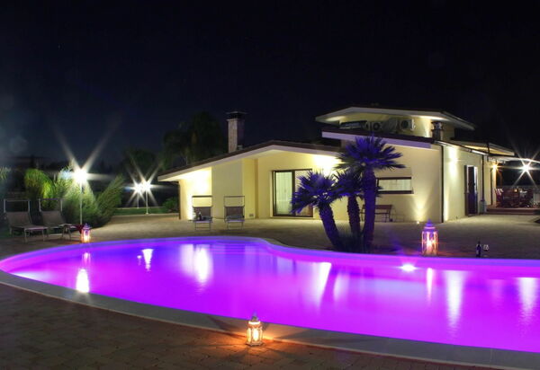 Meadow Luxury Villa: bassin
