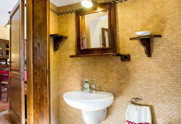 Villa Serena Maria: Badkamer