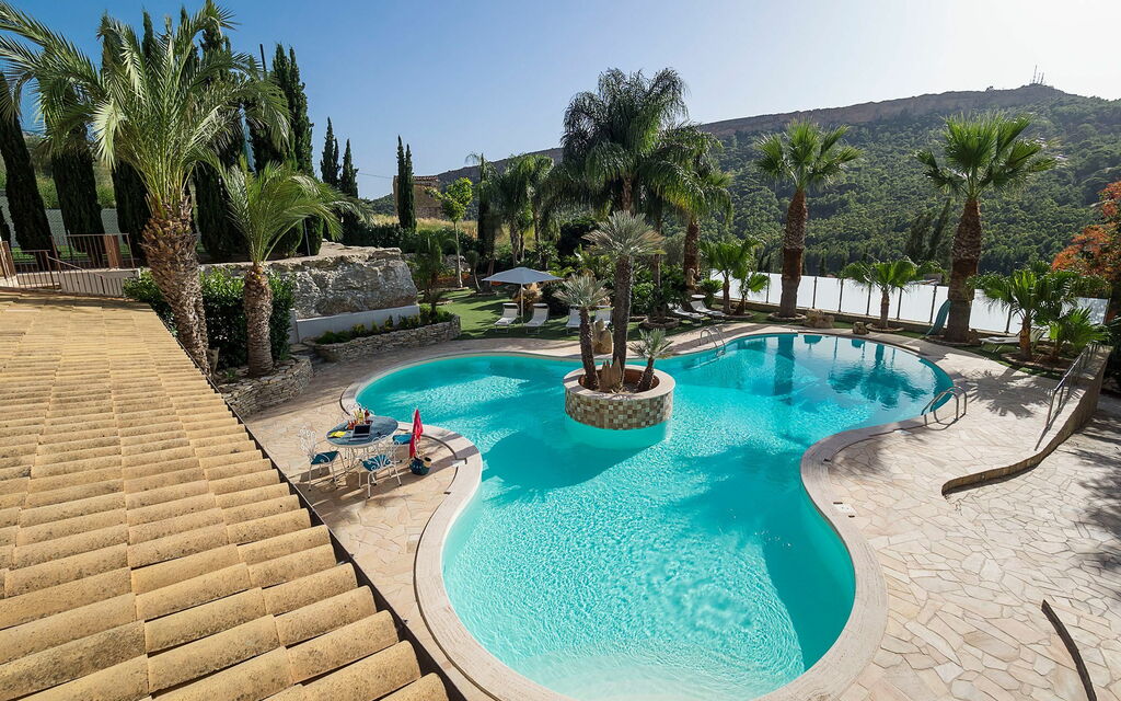Villa Agorà: Outdoor, Pool