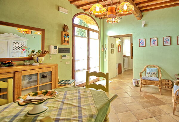 Villa Poggiospinoso: Столовая