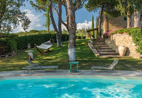 Villa Poggiospinoso: бассейн, Открытый