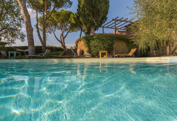 Villa Poggiospinoso: бассейн, Открытый