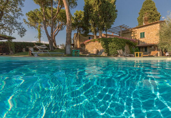 Villa Poggiospinoso: бассейн, Открытый