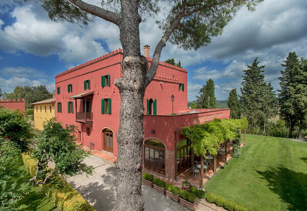 Tenuta Cambiano: Building Exterior, Outdoor