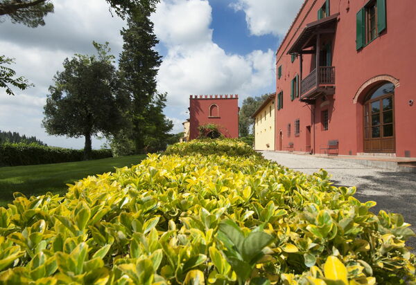 Tenuta Cambiano: Building Exterior, Outdoor