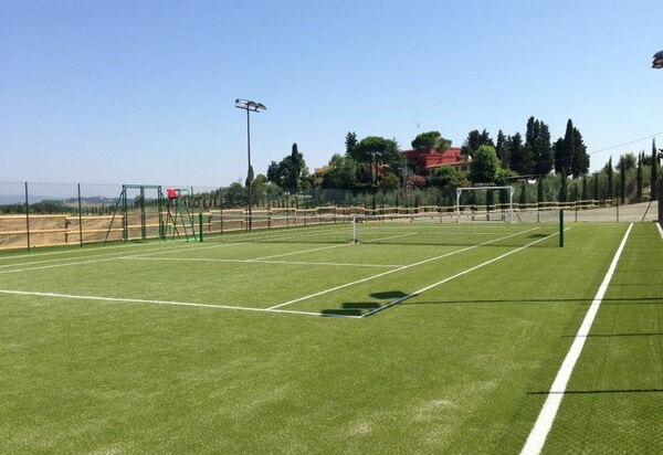 Tenuta Cambiano: Facilities, Outdoor