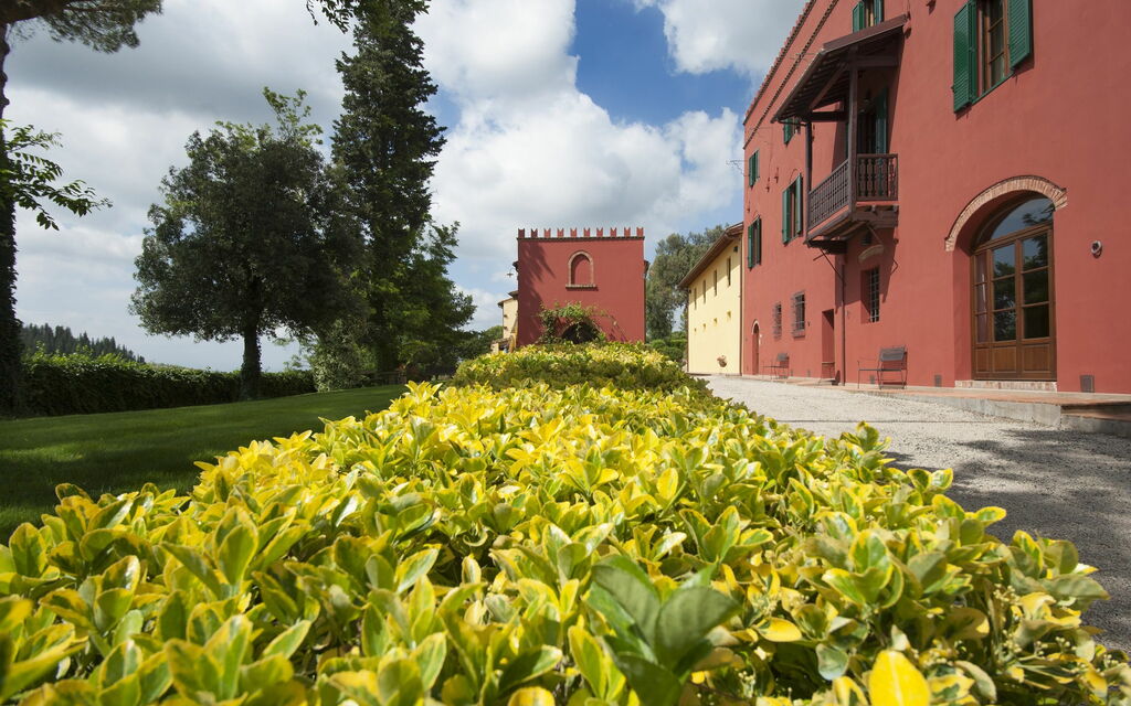 Tenuta Cambiano: Building Exterior, Outdoor