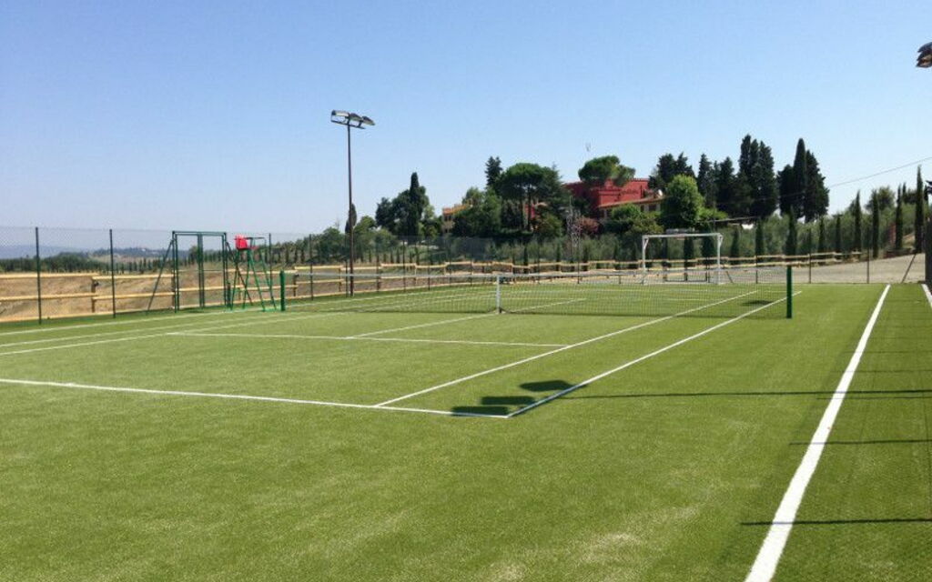 Tenuta Cambiano: Facilities, Outdoor