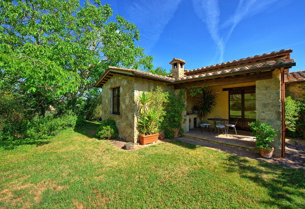 Villa Sarteano: Außen, Garten