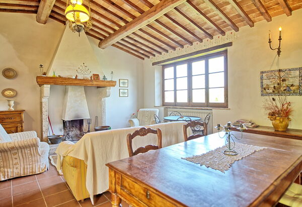 Villa Sarteano: Esszimmer, Wohnzimmer