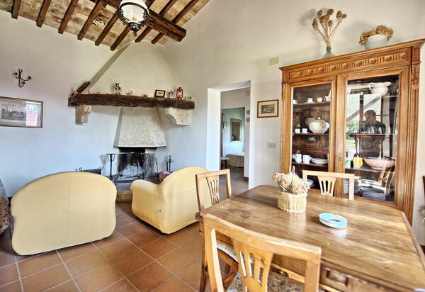Villa Sarteano: Esszimmer, Wohnzimmer