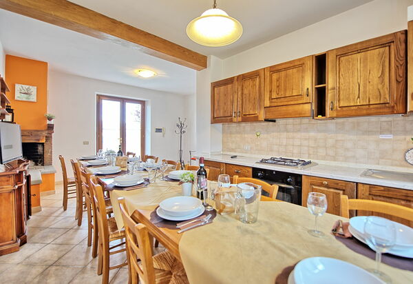 Casale Daniele: Esszimmer, Küche