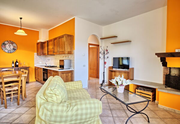 Casale Daniele: Esszimmer, Küche, Wohnzimmer