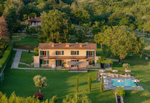 Casale Daniele: Draussen, Schwimmbad