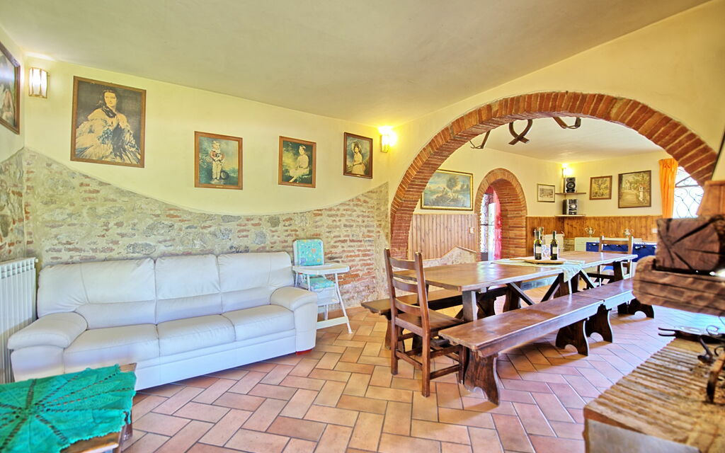 Villa Mario: Dining Room, Living Room