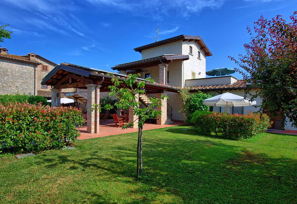 Casale Tiziano: Draussen, Garten